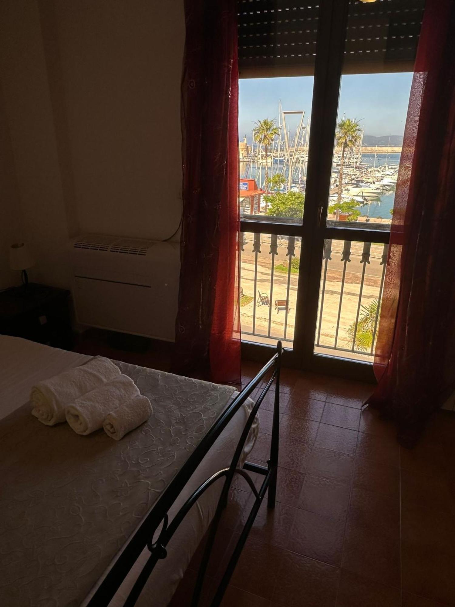 L'Aragosta Guesthouse Alghero Bagian luar foto